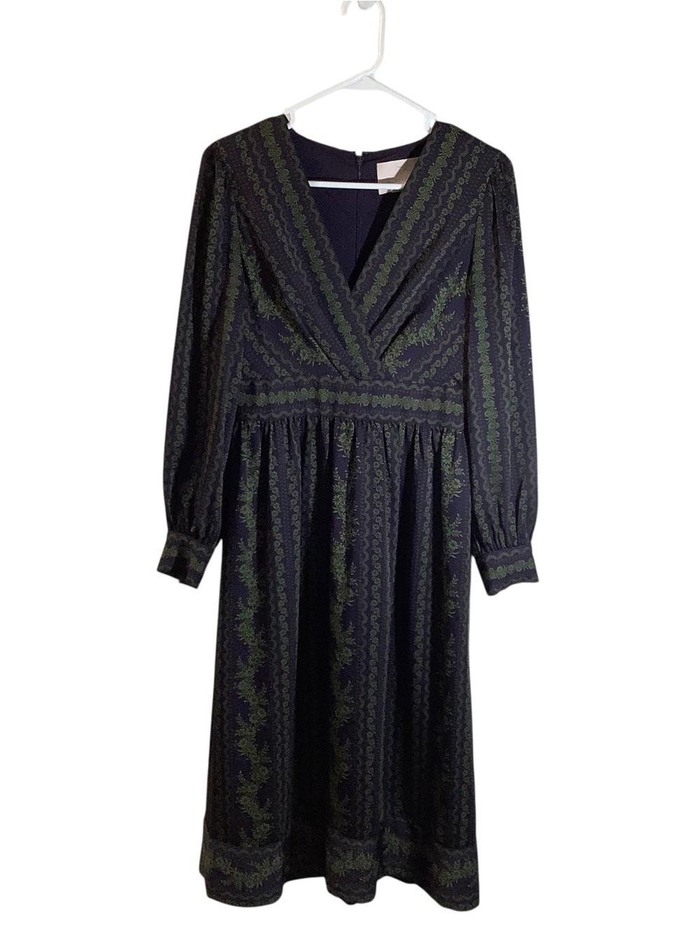 Gal Meets Glam Jocelyn MIDI Long Sleeve Dress with Green Pattern Elegant V-Neck